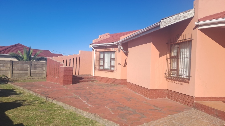 4 Bedroom Property for Sale in Mdantsane Nu 17 Eastern Cape